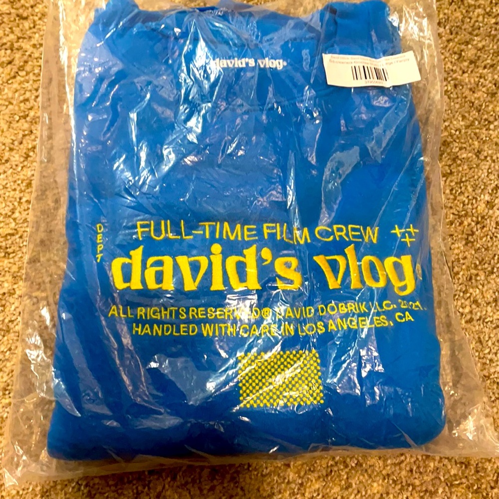 David’s vlog crew neck